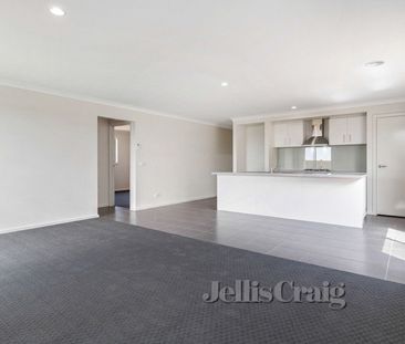 7 Anglers Avenue, Point Cook - Photo 3