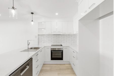 Freshly Renovated Unit in the Heart of Marcoola! - Photo 5