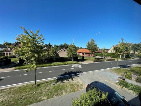 Gunstig gelegen 2 slaapkamer duplex appartement met garage. - Photo 3