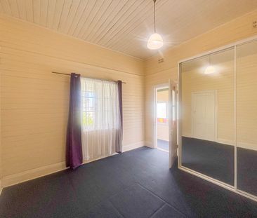 33 Tennyson Road, Gladesville NSW 2111 - House For Rent | Domain - Photo 2