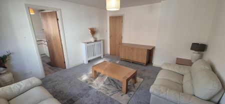 2 bedroom flat to rent - Photo 2