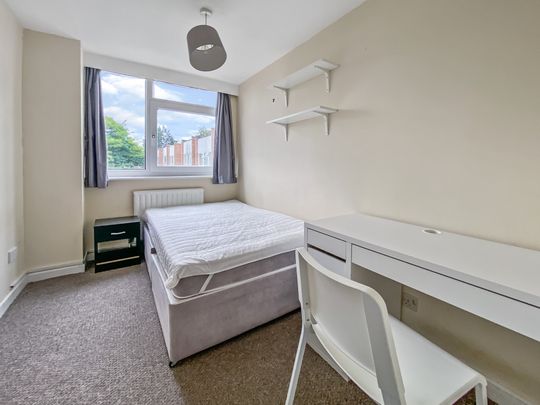 2nd Floor Front Left (5), 12 Horwood Close, Oxford OX3 7RF - Photo 1