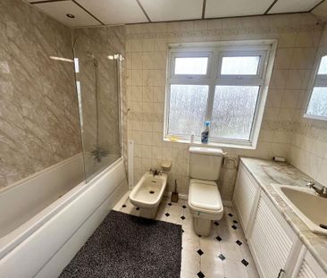 1 bedroom in a house share to rent - Photo 4