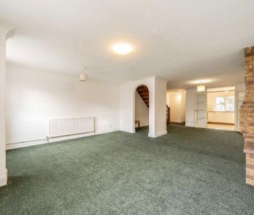 4 bedroom detached house to rent - Photo 1