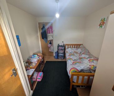 2 bedroom flat to rent - Photo 6