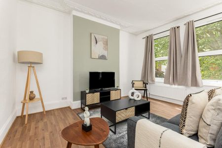 2 bedroom flat to rent - Photo 2