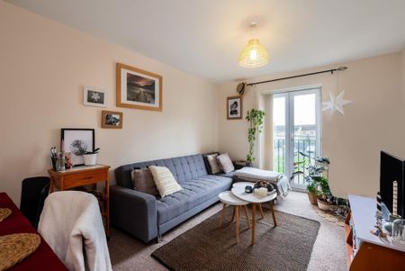 2 bedroom flat to rent - Photo 2