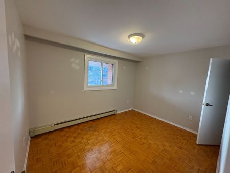 For Lease - 7955 Kipling Avenue Unit# 2, Vaughan, Ontario - Photo 4