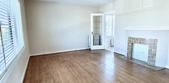 AVAIL FEB 1ST-Character Apt - 2nd Flr-Fir St & W 11th Ave- - Photo 2