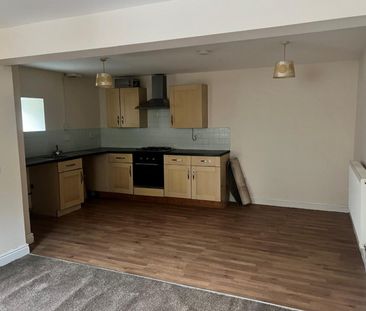 2 bedroom Flat To Let - Photo 5