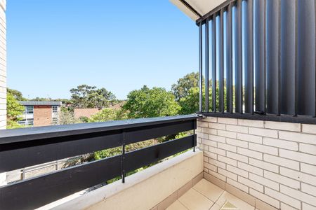 Well presented 2 bedroom close to Mosman Village - Photo 3