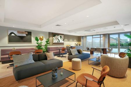 The Oakgate, KT22 7RZ, Surrey - Photo 2