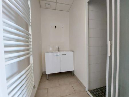 Location Appartement 2 pièces 45m² ELBEUF 76500 - Photo 2