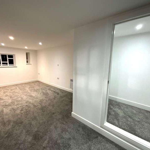 The Old Court House, DN1 - Photo 1