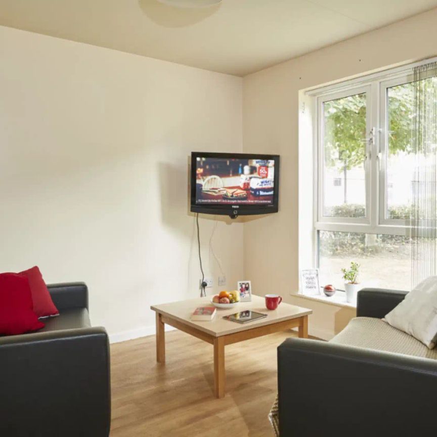 4 Bedroom House - Photo 1