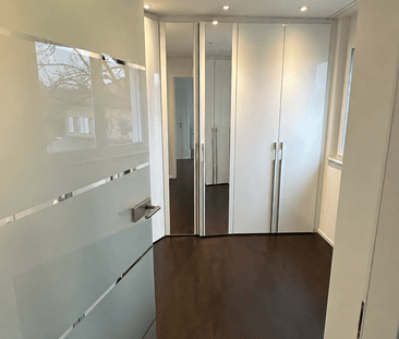 Grosszügiges 6.5-Zimmer-Doppeleinfamilienhaus (Haushälfte) in Erlen... - Photo 4