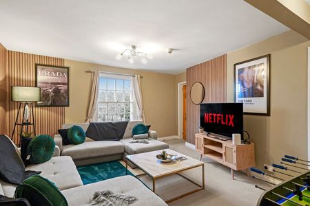 Avon Crescent - Photo 4