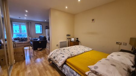 apartment to rent Lower Canal Walk, Southampton, SO14 - Photo 3