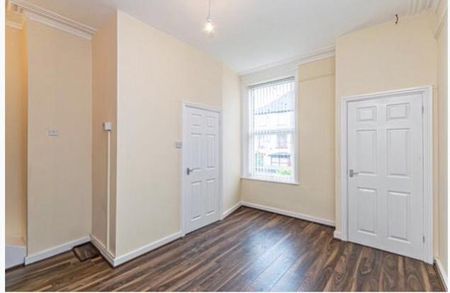 1 Bed Flat, Denman Drive, L6 - Photo 2