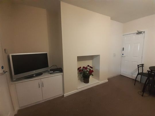 Room in a Shared House, Clifton Mount, S65 - Photo 1