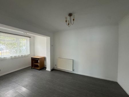 4 bedroom detached house to rent - Photo 2