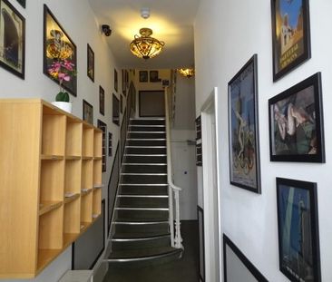 Flat 03 Fairholme Road, West Kensington W14 9JZ - Photo 4