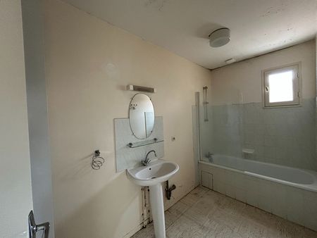 Location Appartement 2 pièces 46m² - Photo 3