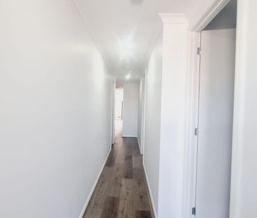 Luminous Living Home! - Photo 2