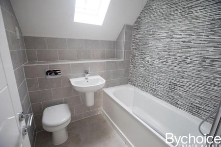 2 bedroom terraced house to rent - Photo 5