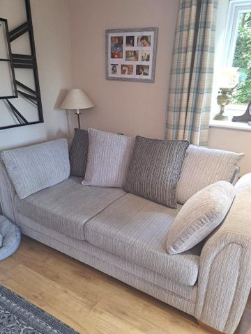 2 bedroom end of terrace house to rent - Photo 2