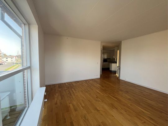 Skøn 3 vær. lejlighed på 81 m2 med stor syd/vestvendt altan. - Photo 1