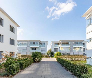 Moderne 3,5-Zimmer-Wohnung mit verglaster Loggia (1 Monat gratis) - Photo 3