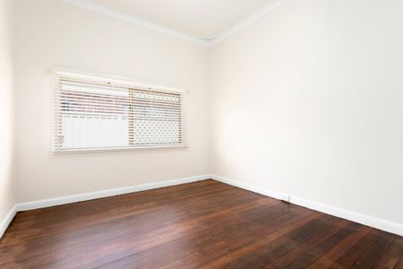 28 Kitchener Street - Photo 3