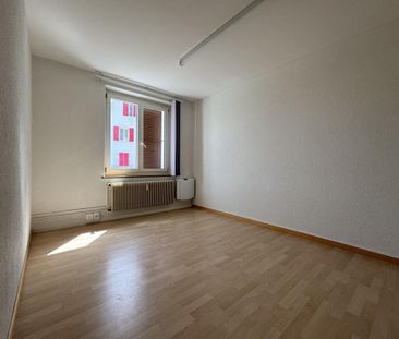 Bel appartement de 4 pièces au coeur de Tavannes - Photo 4