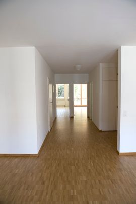 Grosse 3.5-Zimmerwohnung nähe Aeschenplatz - Photo 1