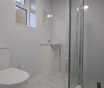 1 bedroom Property to rent - Photo 2