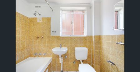 In The Hot Spot! - Photo 3