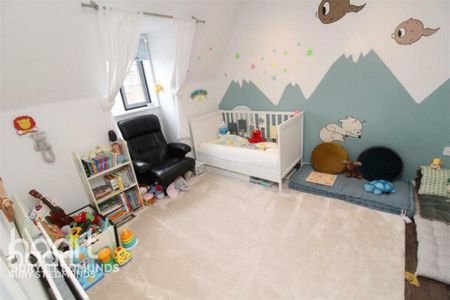 6 bedroom detached house to rent - Photo 4