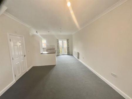 Norwood Place, YO12 7AW, Scarborough - Photo 5