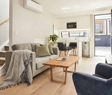 Modern Two-Bedroom Townhouse in Prime Location - Photo 2