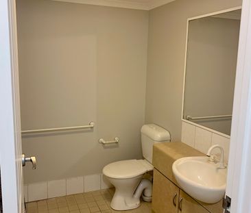 Resort-Style Ground Floor Apartment - Photo 1