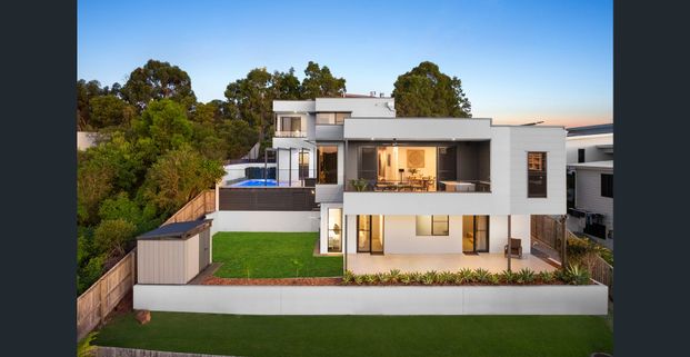 Luxury Smart home in the heart of Peregian Springs - Photo 1