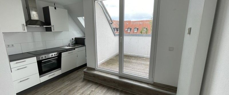 Frisch AUSGEBAUT 1,5-Zimmer-Dachgeschosswohnung mit Loggia - Photo 1