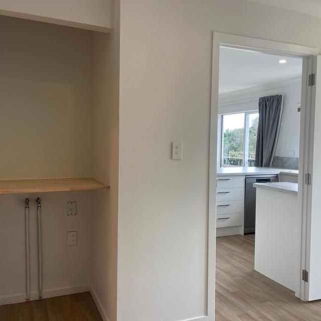 Spacious 4 Bedroom Home in Brookfield - Photo 1