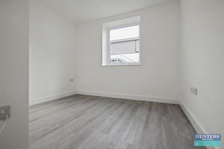 1 bedroom Flat To Let - Photo 2