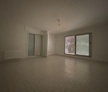 « VILLENEUVE-LES-AVIGNON - APPARTEMENT T3 DE 80M² AVEC TERRASSE ET ... - Photo 2