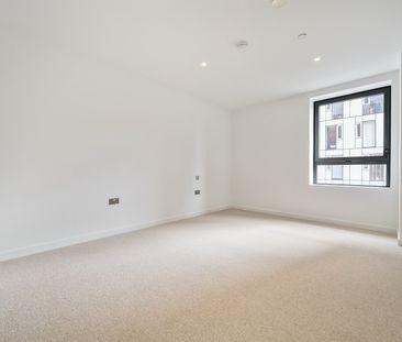 Available from 17/11/2025 - 2 Bed Apartment, Furnished - Photo 3