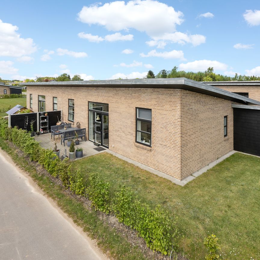 Rækkehus med god planløsning i Funder - Foto 1