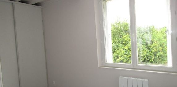 BASLY - F2/3 EN DUPLEX AVEC TERRASSES ET STATIONNEMENT - Photo 2