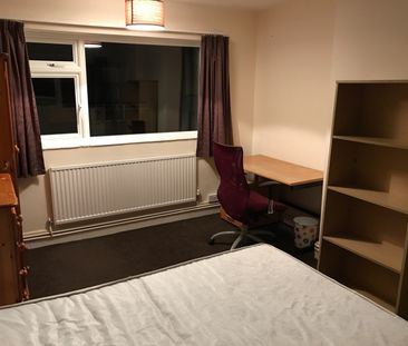 5 Bed Terraced House, Sheriff Avenue, CV4 - Photo 3